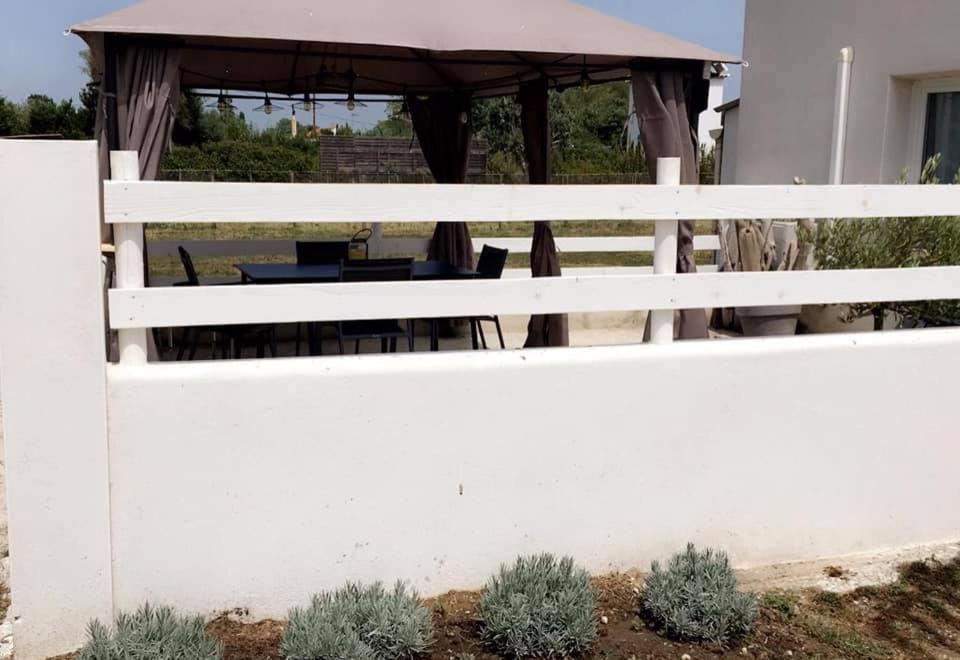 Les Maisons Du Paty Arles Esterno foto